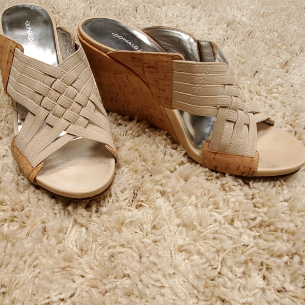 Donald J Pilner size 10